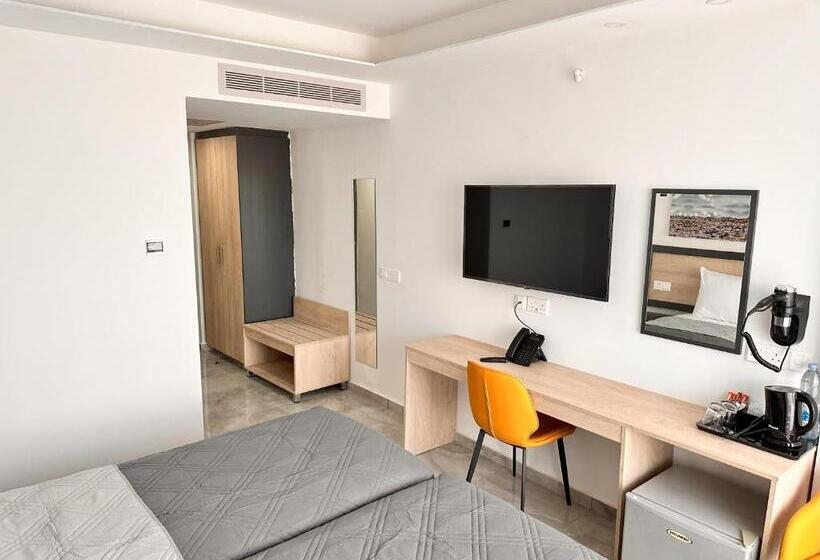 فندق Papouis Protaras