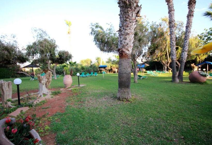 فندق Papouis Protaras