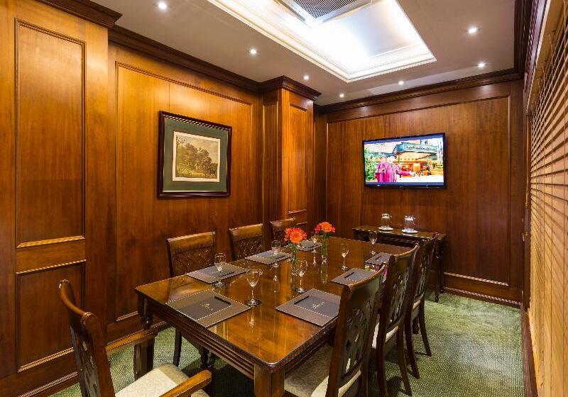 בית מלון כפרי Park Plaza Santiago