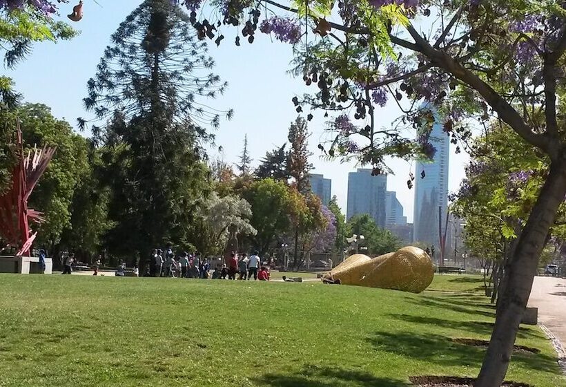 בית מלון כפרי Park Plaza Santiago