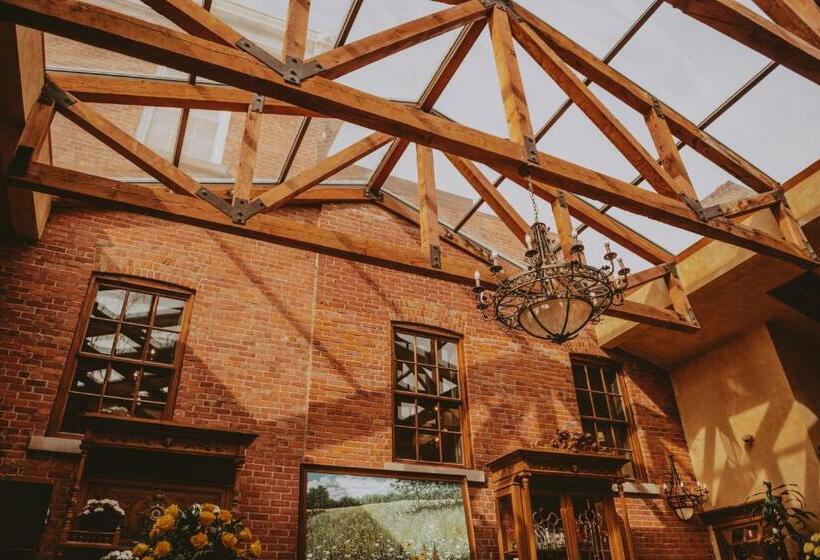 בית מלון כפרי Pillar And Post Inn & Spa