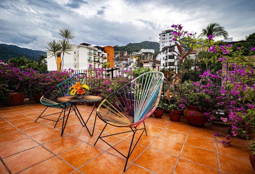 فندق Posada De Roger