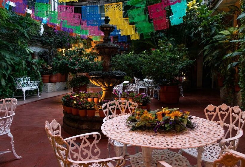 فندق Posada De Roger