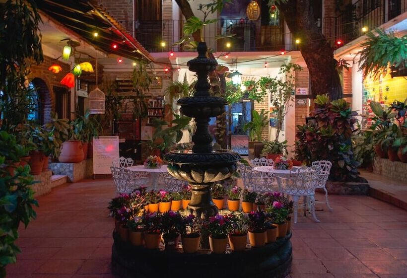 فندق Posada De Roger