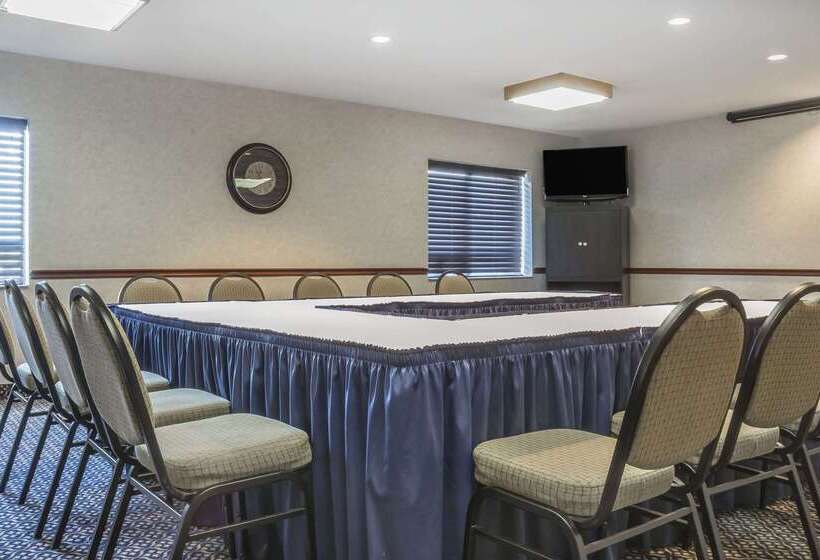 هتل Comfort Suites