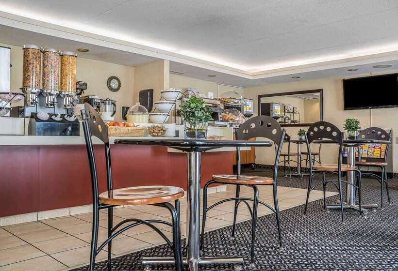 فندق Comfort Suites