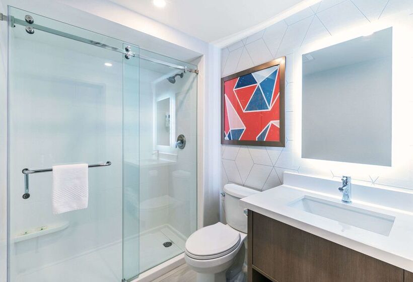 فندق Comfort Suites