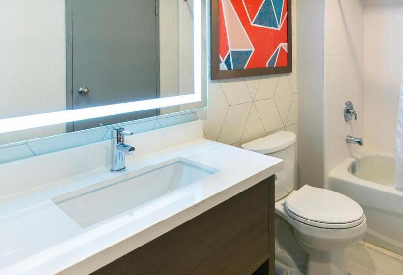 هتل Comfort Suites
