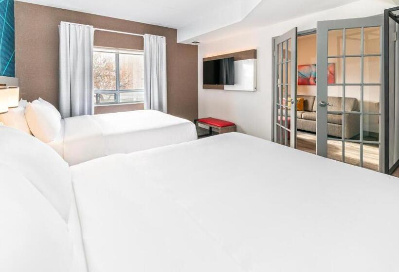 هتل Comfort Suites