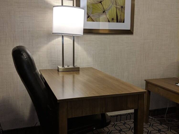 فندق Quality Suites