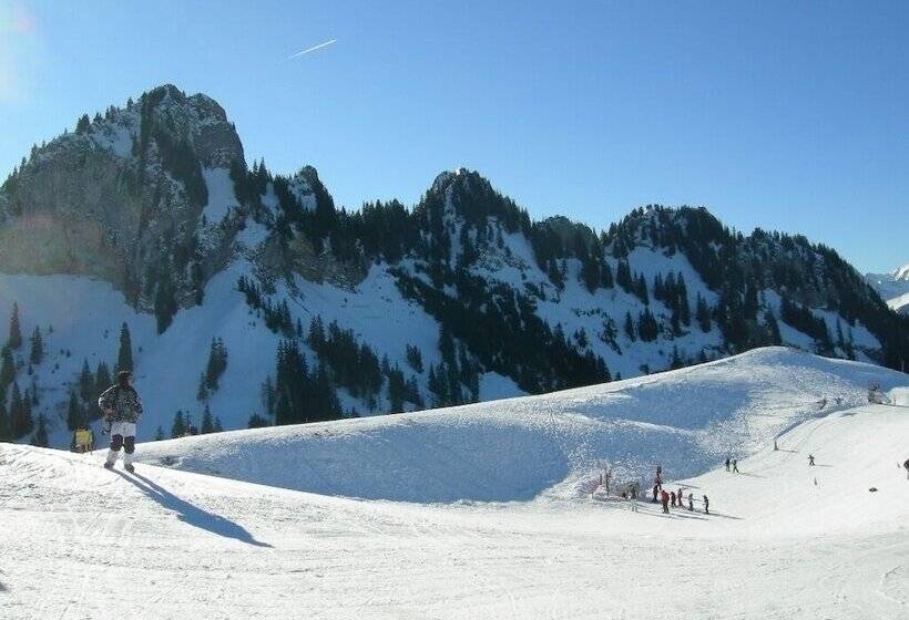 בית מלון כפרי Résidence Le Sapin & Bains De La Gruyère