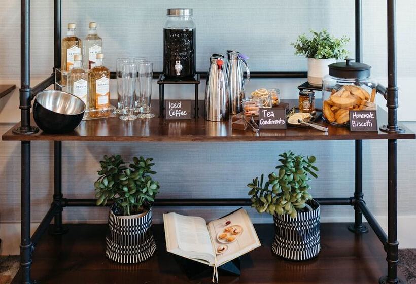 Sheraton Gateway Hotel In Toronto International Airport