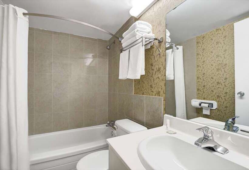 فندق Super 8 By Wyndham Niagara Falls North