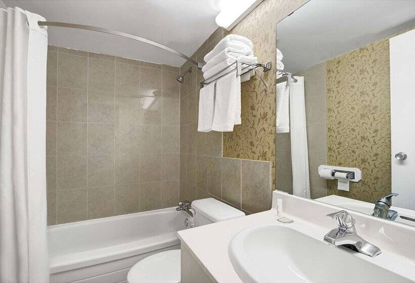 فندق Super 8 By Wyndham Niagara Falls North