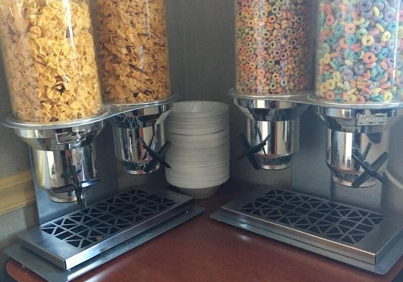 The Glengate Hotel & Suites