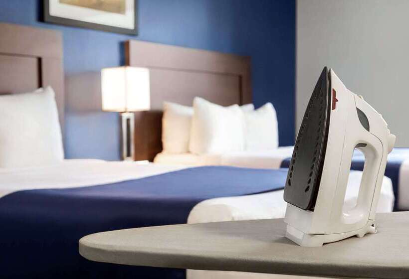 فندق Travelodge By Wyndham Timmins