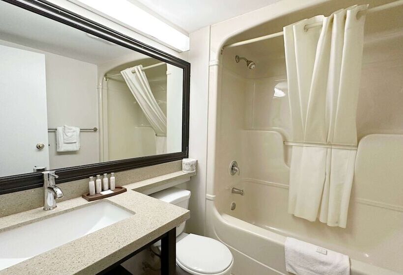 فندق Travelodge By Wyndham Welland