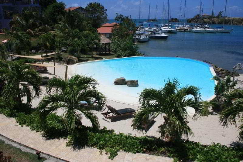 هتل True Blue Bay Resort