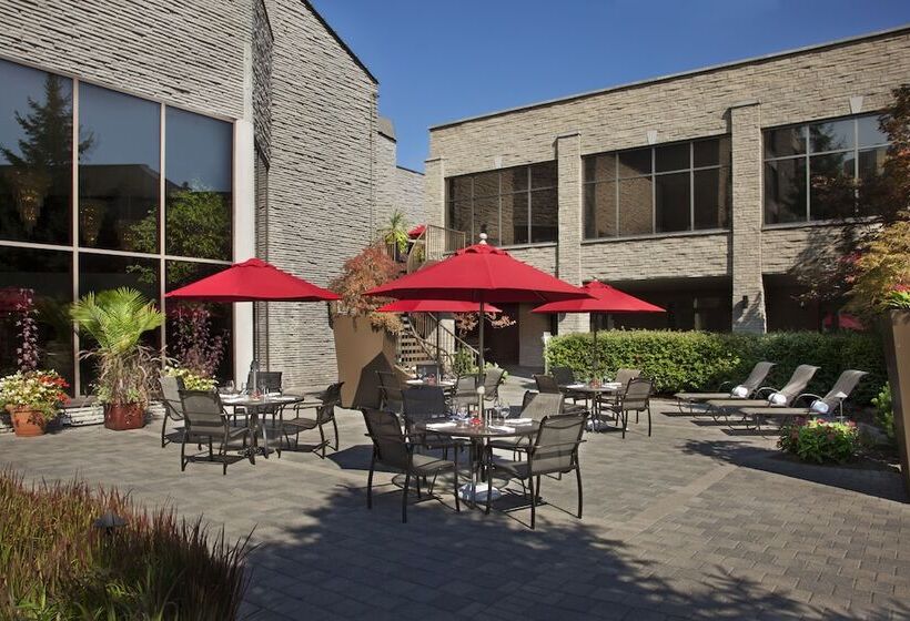 Отель White Oaks Conference & Resort Spa