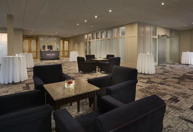 Отель White Oaks Conference & Resort Spa