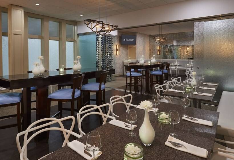 Отель White Oaks Conference & Resort Spa