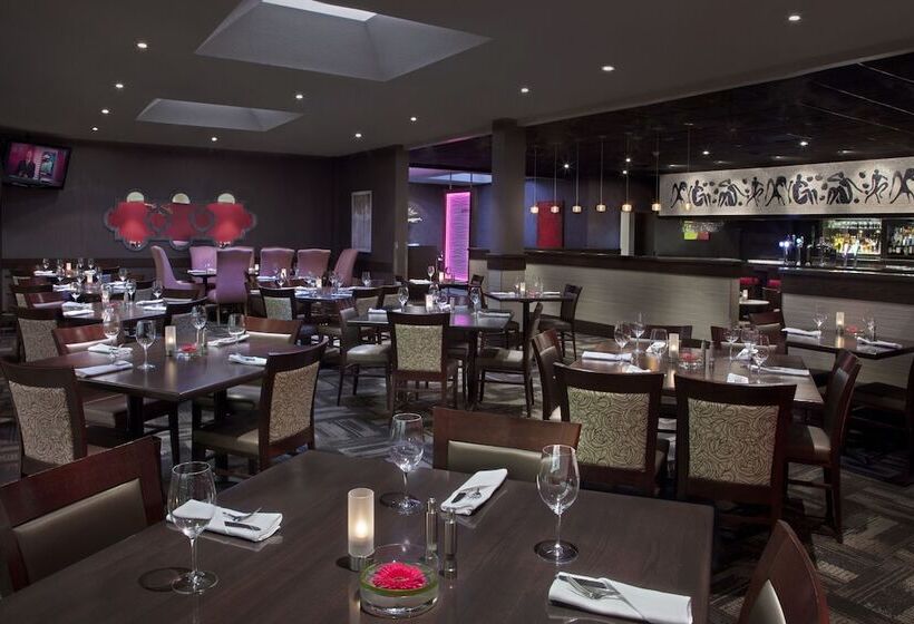 Отель White Oaks Conference & Resort Spa