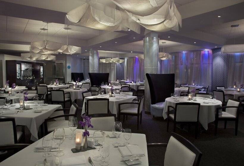 Отель White Oaks Conference & Resort Spa