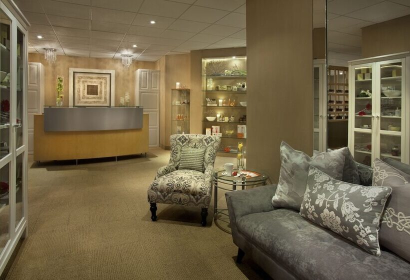 Отель White Oaks Conference & Resort Spa