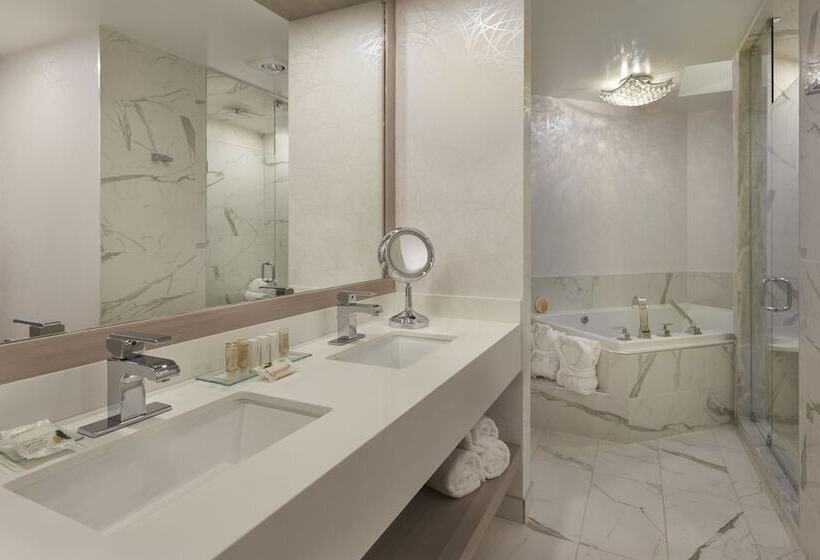 Отель White Oaks Conference & Resort Spa