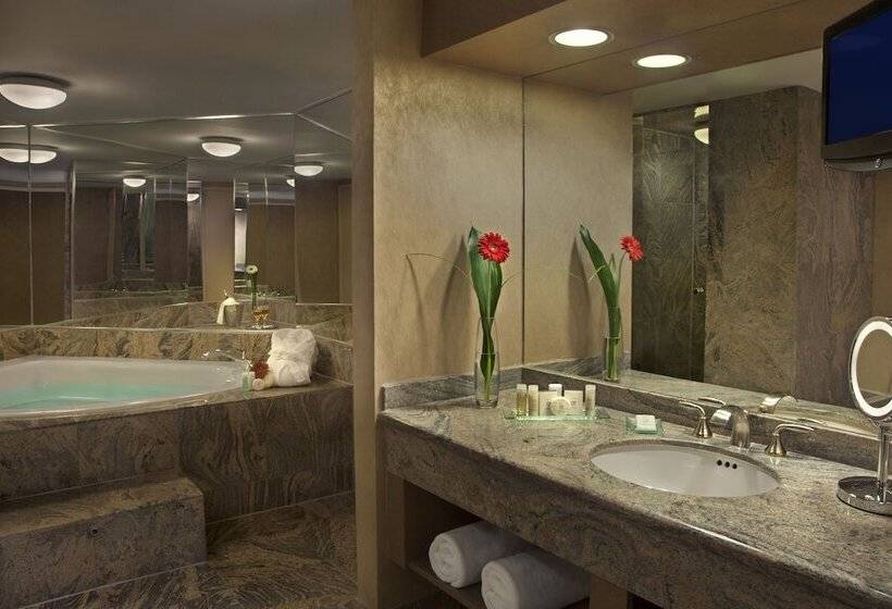 Отель White Oaks Conference & Resort Spa