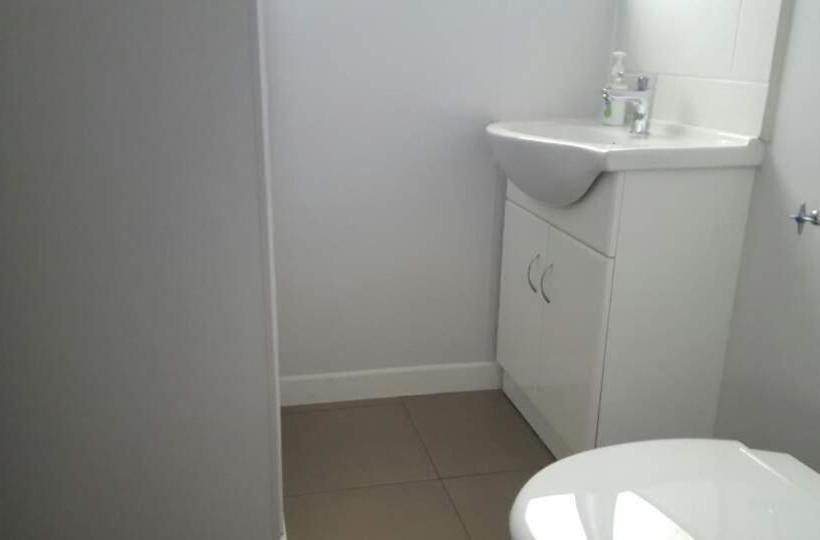 Kelly's Riverside Motel