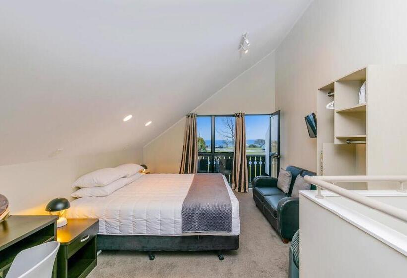 Le Chalet Suisse Motel Taupo