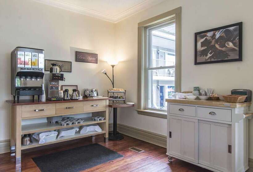 فندق على الطريق Rodeway Inn King William