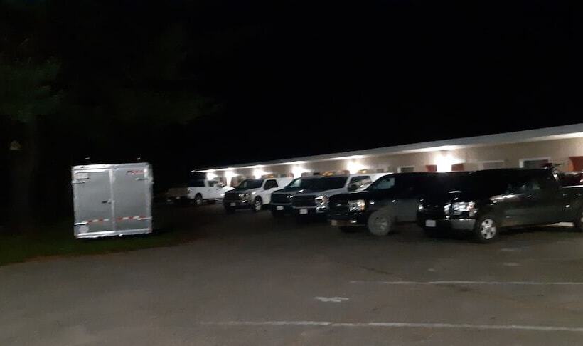 Pine Grove Motel