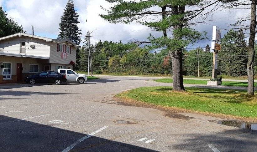 Pine Grove Motel