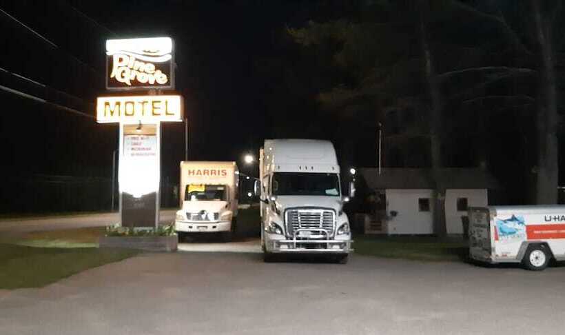 Pine Grove Motel