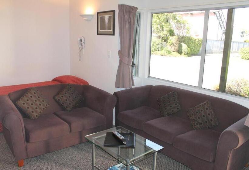 Riverview Motel
