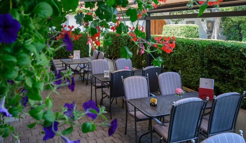 Romantik Hotel Zu Den Drei Sternen