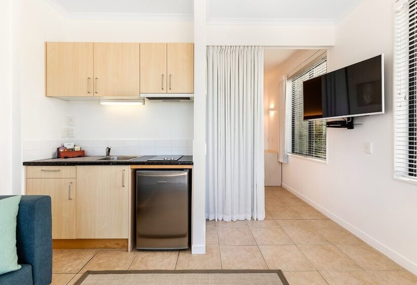 Waiheke Island Resort Conference & Accomodation Centre