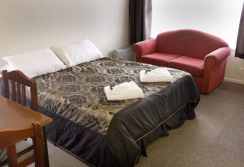 Westport Motels