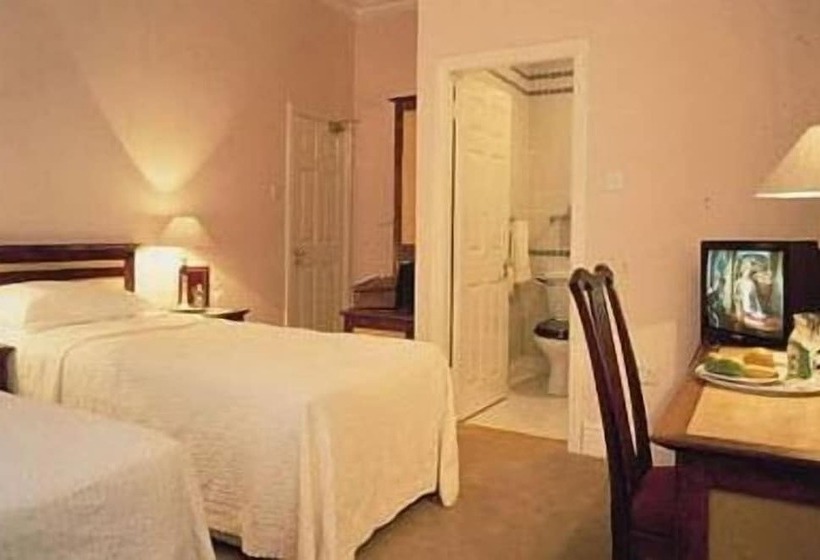 هتل Aberdeen Lodge