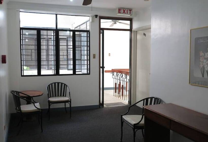 Отель Adriatico Arms