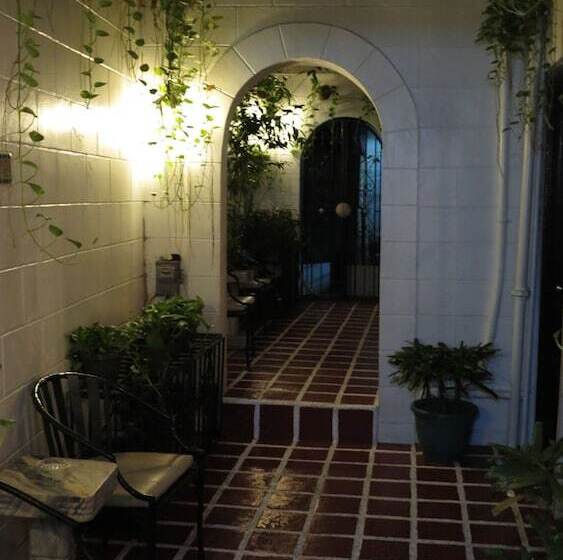 Отель Adriatico Arms