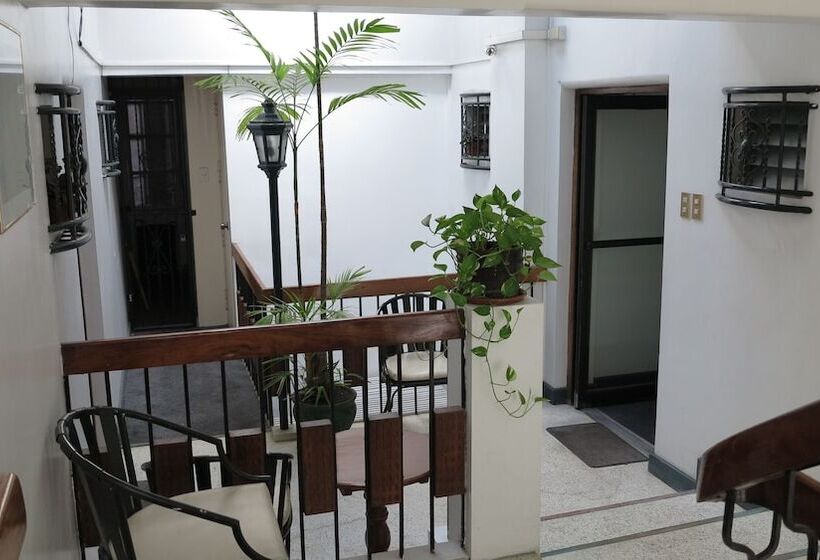 Отель Adriatico Arms