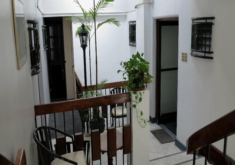 Отель Adriatico Arms