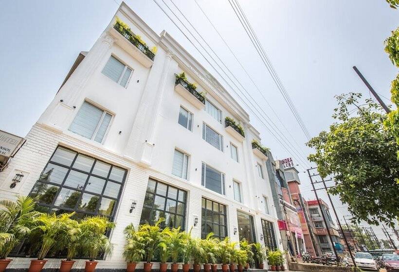 فندق Asansol International