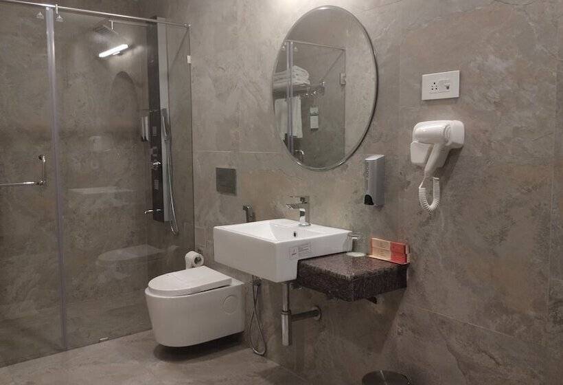 בית מלון כפרי Asansol International