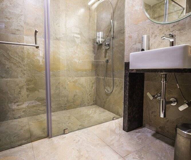 בית מלון כפרי Asansol International