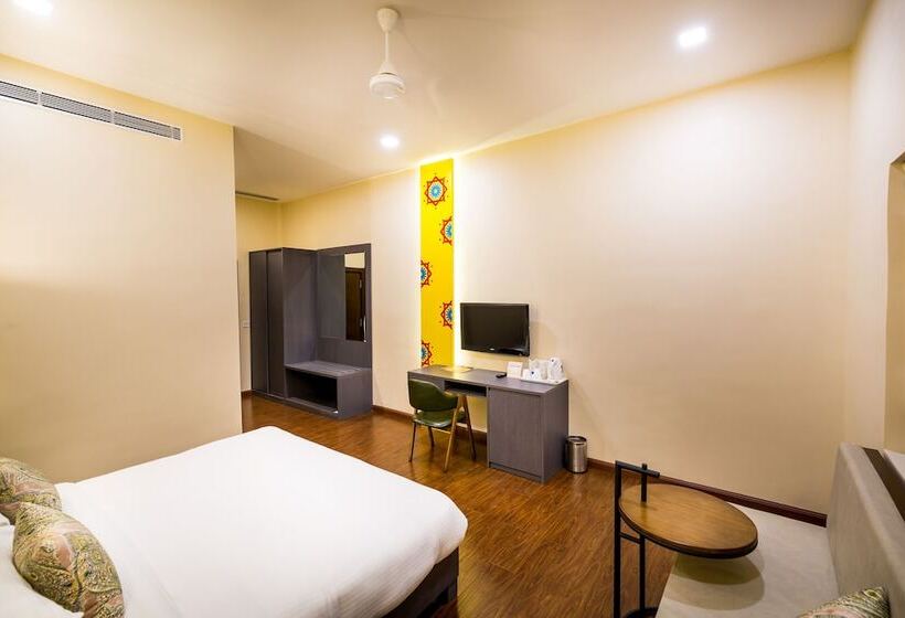 בית מלון כפרי Asansol International