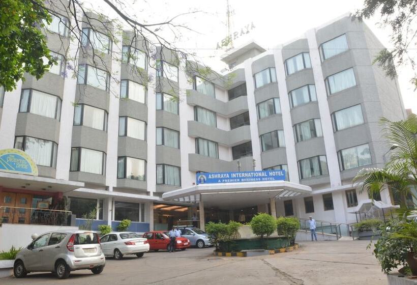 Отель Ashraya International